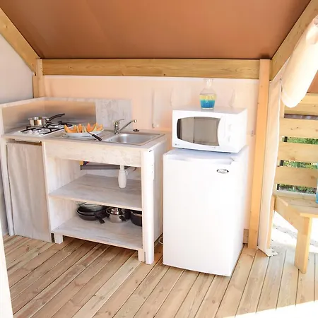 Camping Les Preveils Campsite